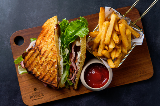 Fiesta Royale a la Carte